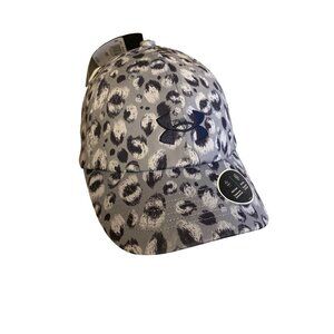 NWT Under Armor Youth Gray Animal‎ Print Stretch Cap Hat One SIze